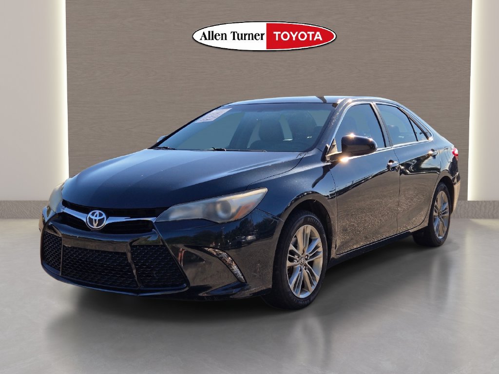 Used 2017 Toyota Camry SE FWD image 3