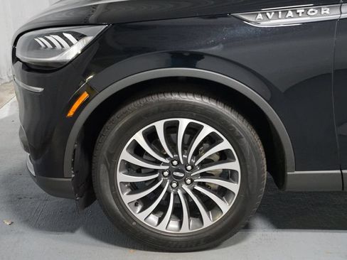 Used 2023 Lincoln Aviator 2WD w/ Premium Package image 5
