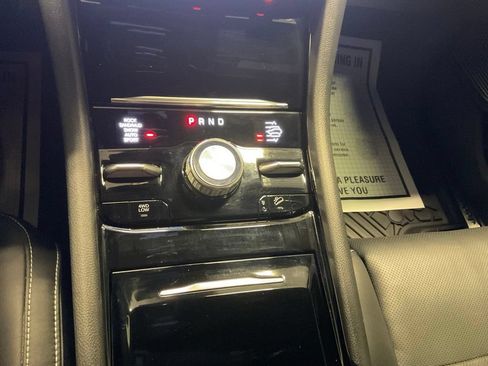 Used 2023 Jeep Grand Cherokee Overland w/ Luxury Tech Group IV AWD/4WD image 22