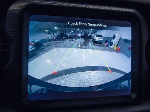 Used 2022 Jeep Wrangler Unlimited Sahara w/ Safety Group image 23