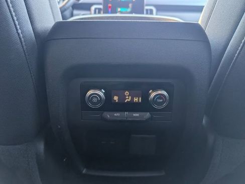 Used 2025 GMC Acadia Elevation image 27