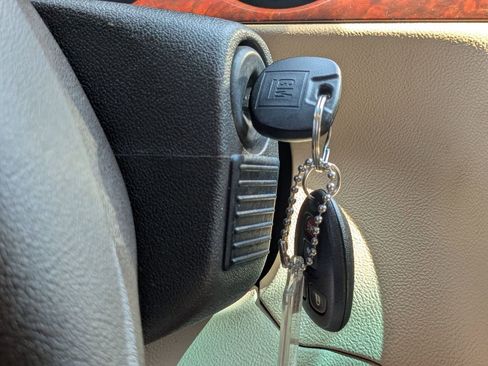 Used 2008 Buick Lucerne CXL FWD image 20