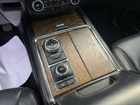 Used 2018 Ford Expedition Platinum AWD/4WD image 23
