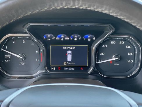 Used 2021 GMC Yukon XL SLT w/ SLT Luxury Package RWD image 32