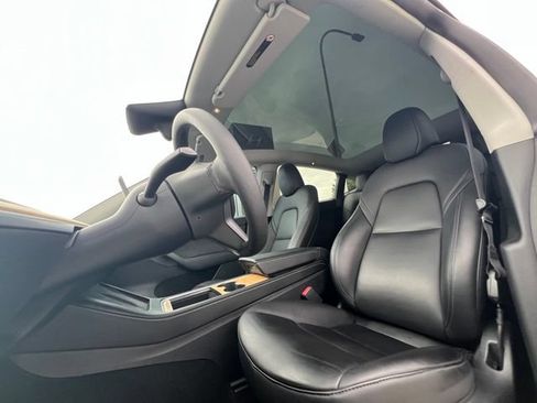 Used 2024 Tesla Model Y Long Range AWD/4WD image 18