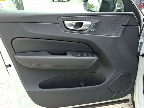 Used 2023 Volvo XC60 B5 Plus w/ Climate Package AWD/4WD image 12