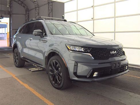 Used 2023 Kia Sorento SX AWD/4WD image 3
