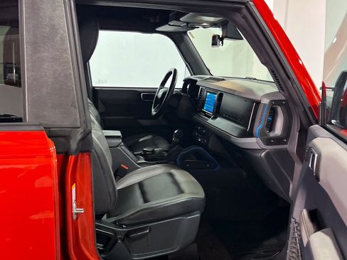 Used 2023 Ford Bronco Black Diamond w/ Sasquatch Package AWD/4WD image 17