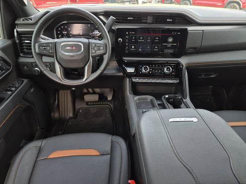 Certified 2025 GMC Sierra 2500 AT4 w/ AT4 Premium Plus Package image 17