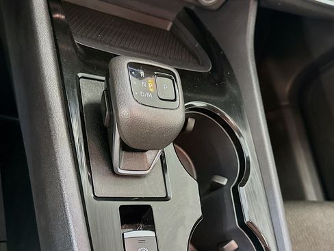 Used 2025 Nissan Rogue SV AWD/4WD image 24