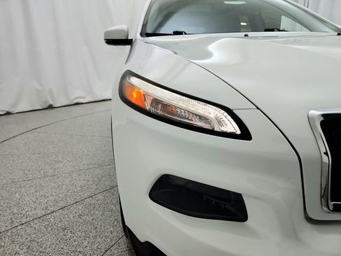 Used 2016 Jeep Cherokee Limited w/ Luxury Group image 25