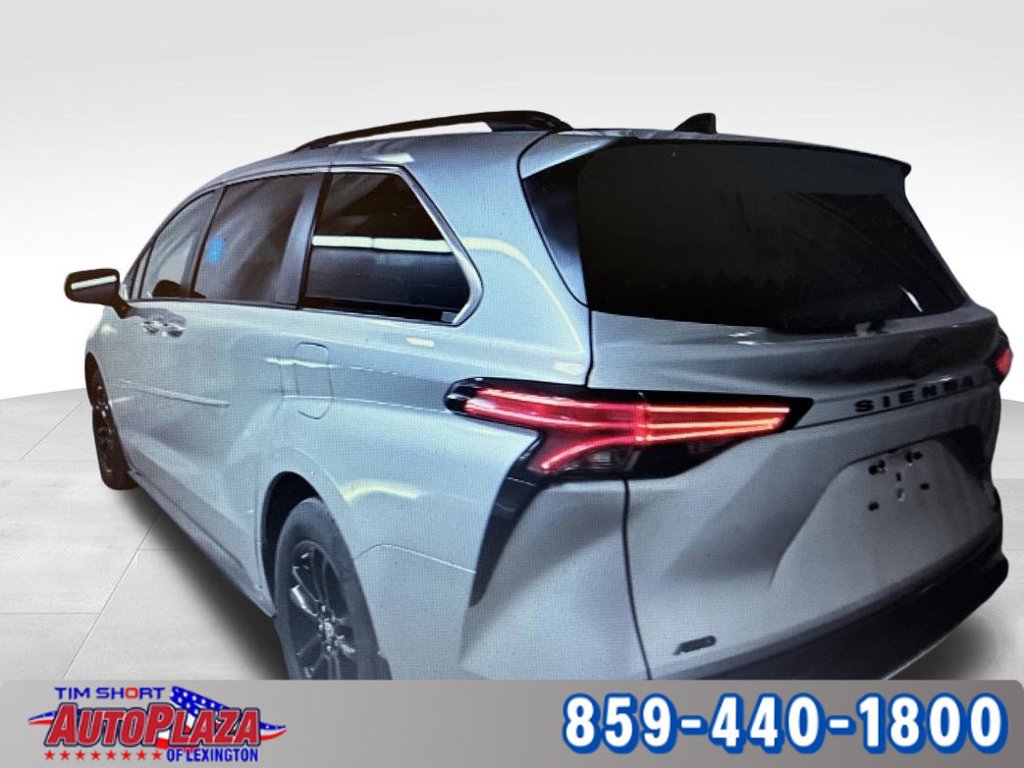 Used 2023 Toyota Sienna XSE AWD/4WD image 2