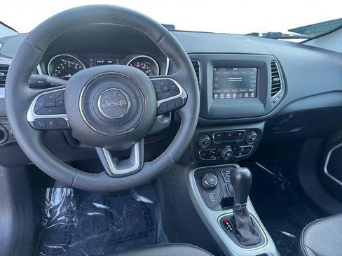 Used 2021 Jeep Compass Latitude AWD/4WD image 12