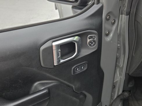 Used 2021 Jeep Wrangler Unlimited Rubicon AWD/4WD image 13