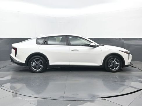 Used 2025 Kia K4 FWD image 2