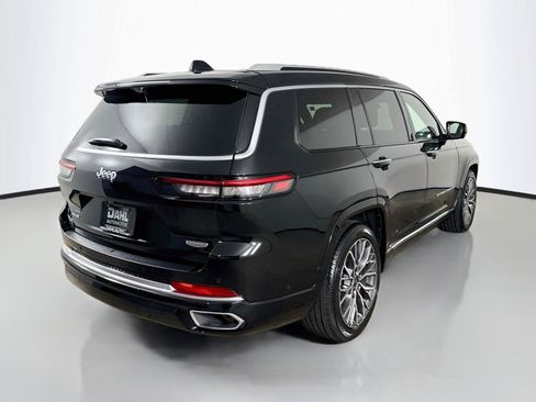 Used 2023 Jeep Grand Cherokee L Summit AWD/4WD image 13