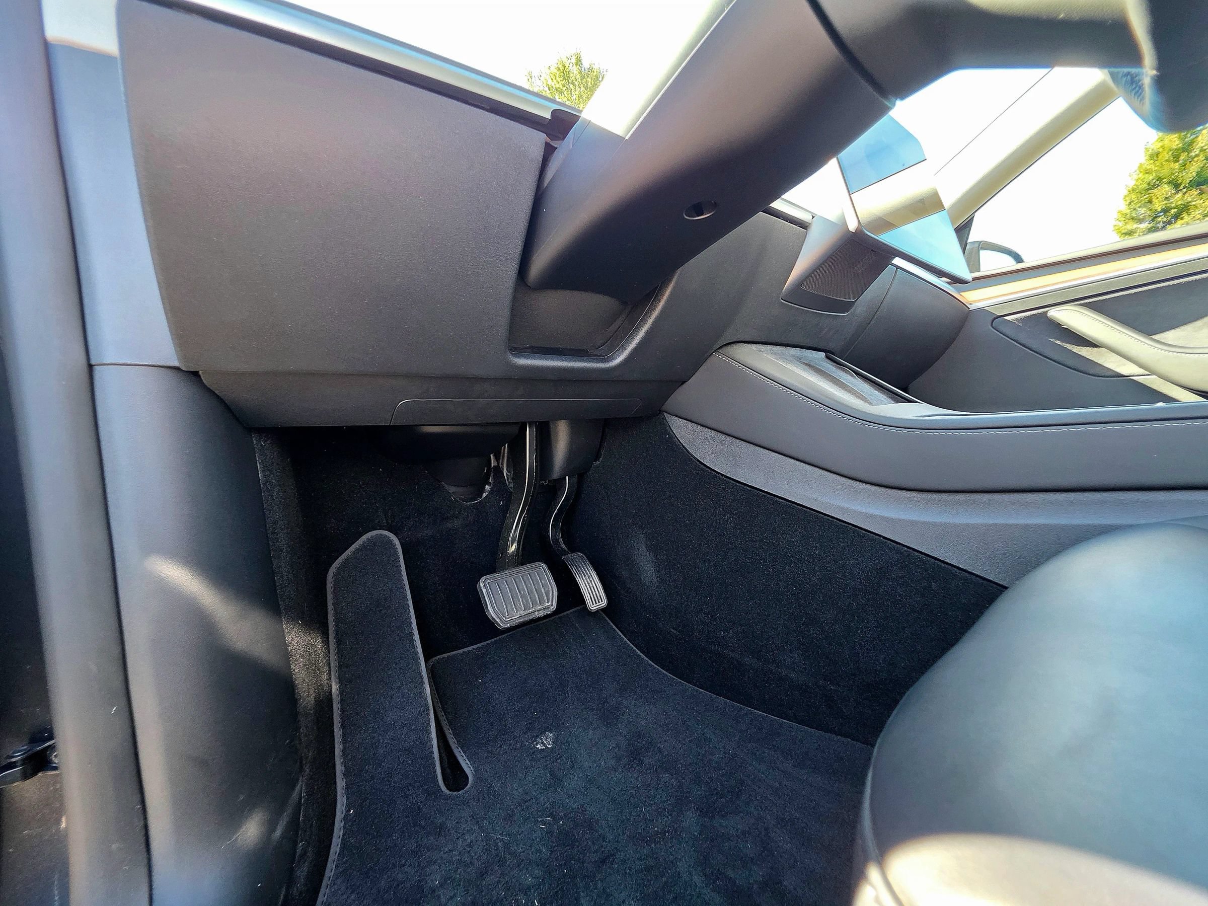 Used 2024 Tesla Model Y Long Range AWD/4WD image 44