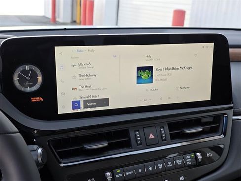 New 2025 Lexus ES 350 w/ Premium Package image 17