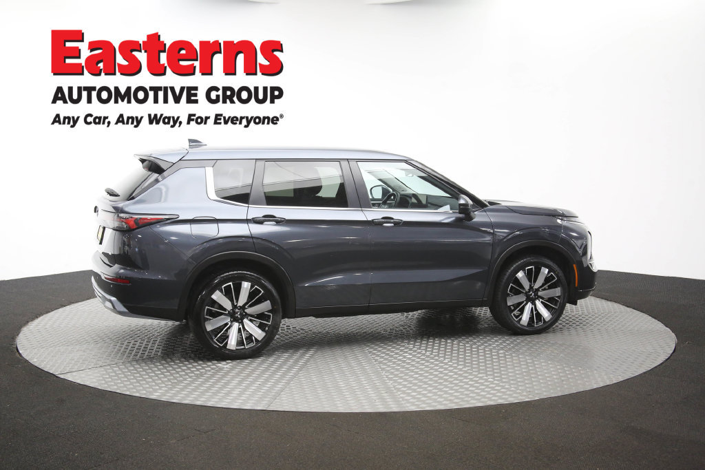 Used 2025 Mitsubishi Outlander SE FWD image 45