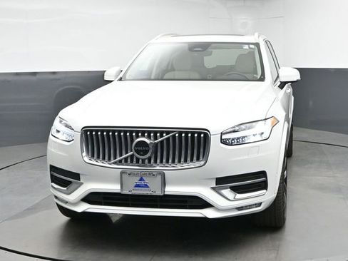 Used 2023 Volvo XC90 B5 Plus w/ Protection Package Premier AWD/4WD image 3