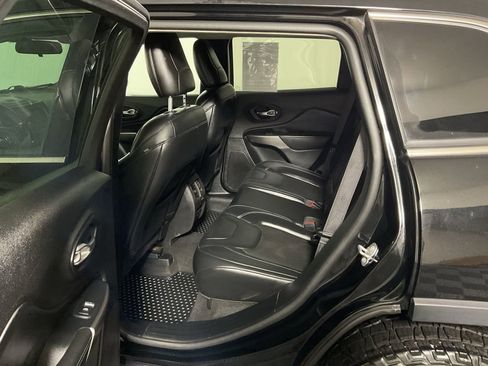 Used 2020 Jeep Cherokee Latitude Plus w/ Cold Weather Group image 29