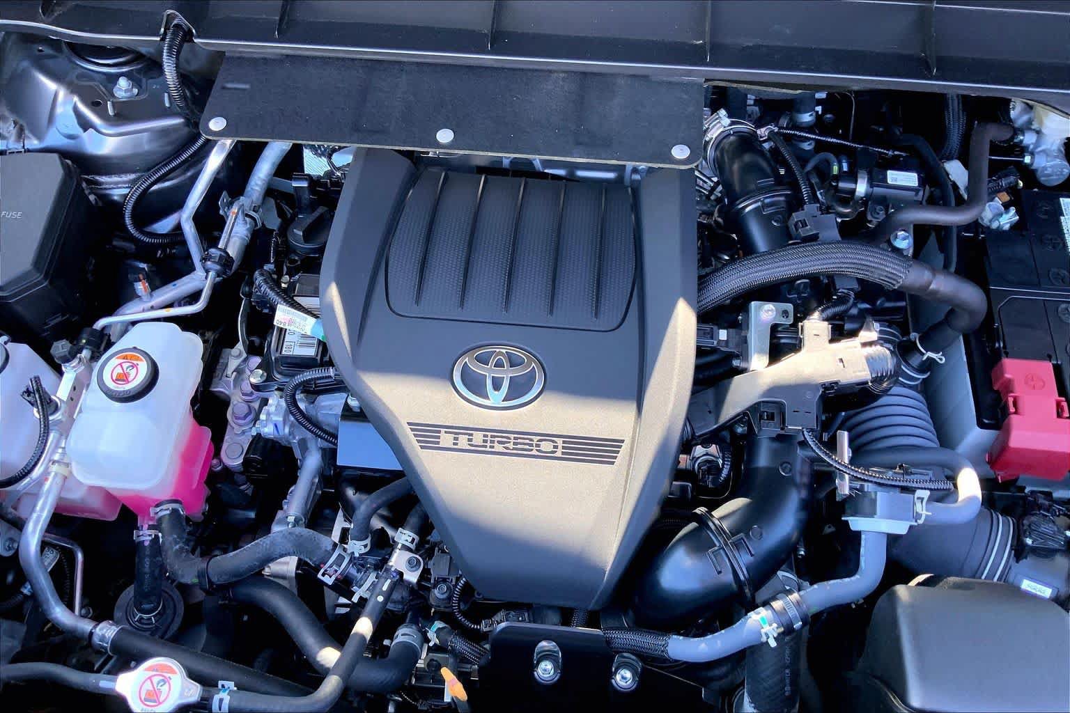 Used 2024 Toyota Highlander XLE AWD/4WD image 31