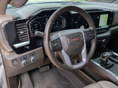 Used 2023 GMC Sierra 1500 SLT image 15