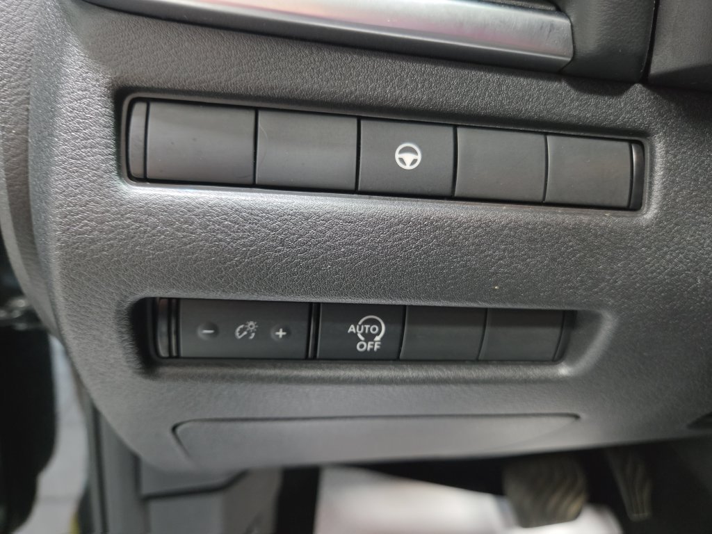 Used 2023 Nissan Rogue SV AWD/4WD image 30