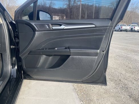 Used 2018 Ford Fusion Titanium image 19