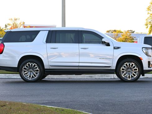 Used 2023 GMC Yukon XL Denali Ultimate image 7