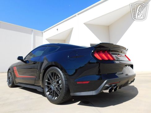Used 2017 Ford Mustang GT Premium RWD image 18