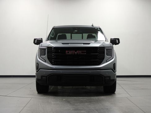 Used 2025 GMC Sierra 1500 Elevation w/ Elevation Premium Package image 9