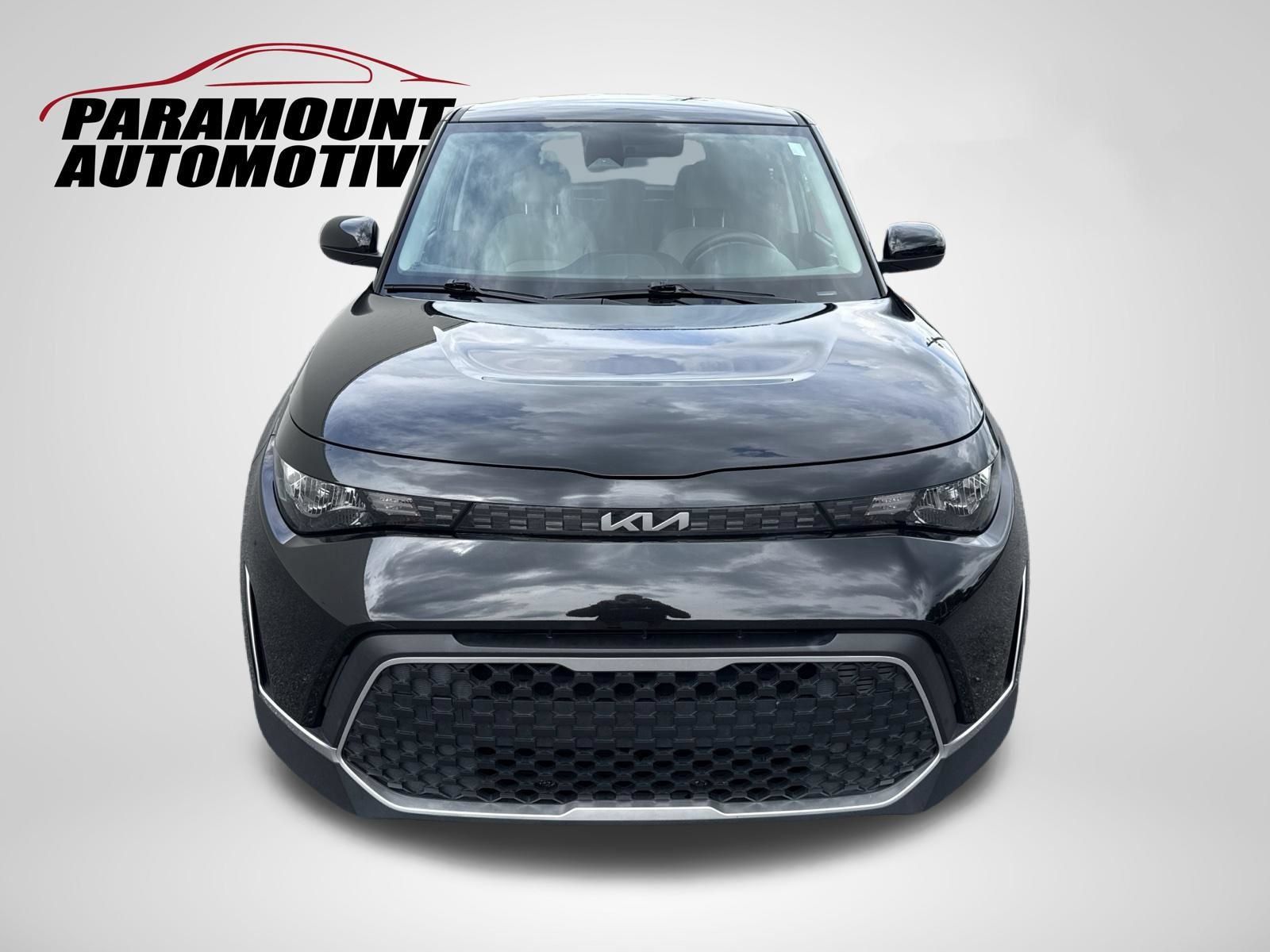 Used 2025 Kia Soul LX FWD image 2