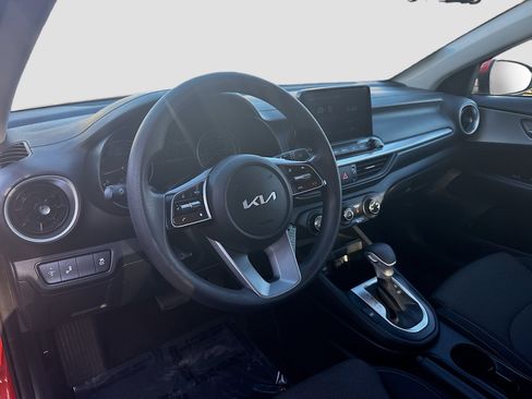 Used 2023 Kia Forte LXS w/ LXS Technology Package image 9