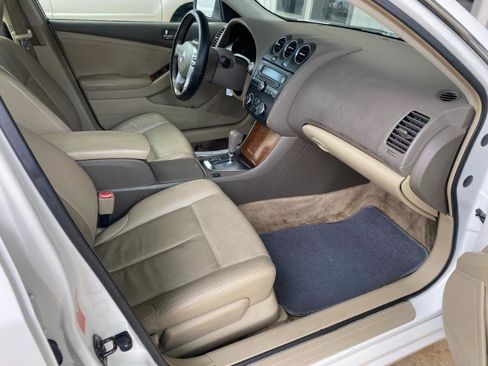Used 2009 Nissan Altima 2.5 SL w/ SL Pkg image 16