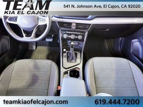 Used 2024 Volkswagen Taos SE image 20