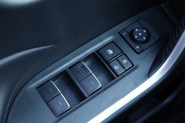 Used 2025 Toyota RAV4 XLE AWD/4WD image 18