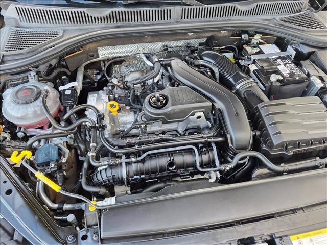 Used 2025 Volkswagen Jetta SE FWD image 28