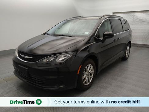 Used 2020 Chrysler Voyager Lxi FWD image 1