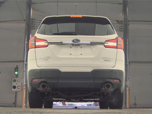 Used 2022 Subaru Ascent Limited w/ Technology Package image 6