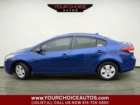 Used 2017 Kia Forte LX image 2