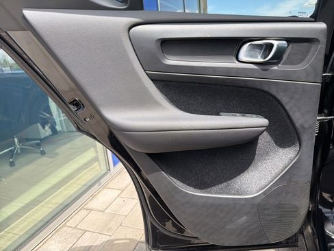 Used 2025 Volvo XC40 B5 Core AWD/4WD image 21