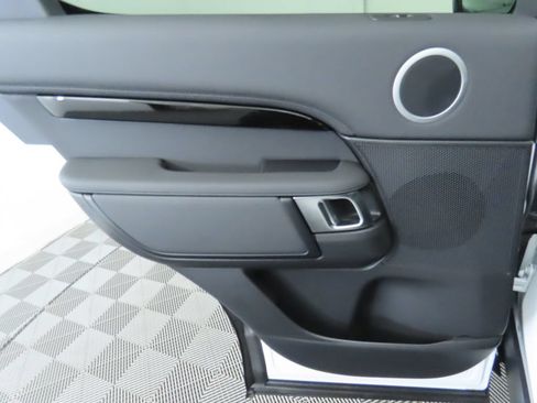 Used 2025 Land Rover Discovery S AWD/4WD image 27