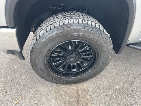 Used 2022 Chevrolet Silverado 2500 LTZ w/ Snow Plow Prep/Camper Package image 9