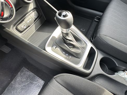 New 2026 Hyundai Venue SE image 18