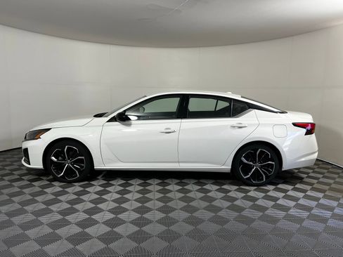 Used 2024 Nissan Altima 2.5 SR image 8