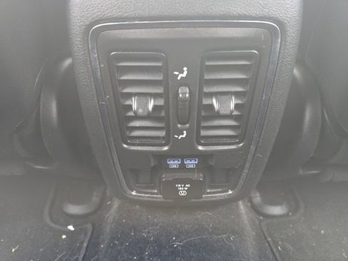 Used 2022 Jeep Grand Cherokee Limited w/ Tech Group AWD/4WD image 26