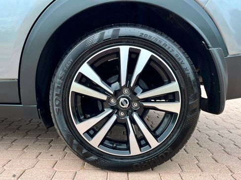Used 2019 Nissan Kicks SR w/ SR Premium Package FWD image 46