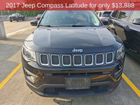 Used 2017 Jeep Compass Latitude w/ Popular Equipment Group AWD/4WD image 3