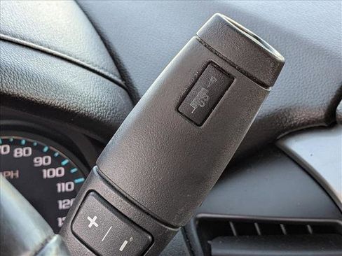 Used 2018 Chevrolet Suburban LT image 12